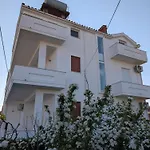 Villa 7 *