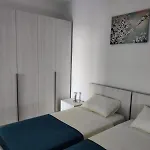 7 Villa *