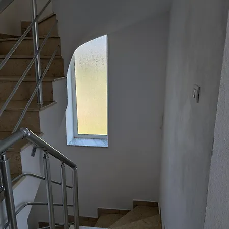 7 Durrës