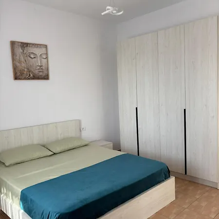 7 Villa *